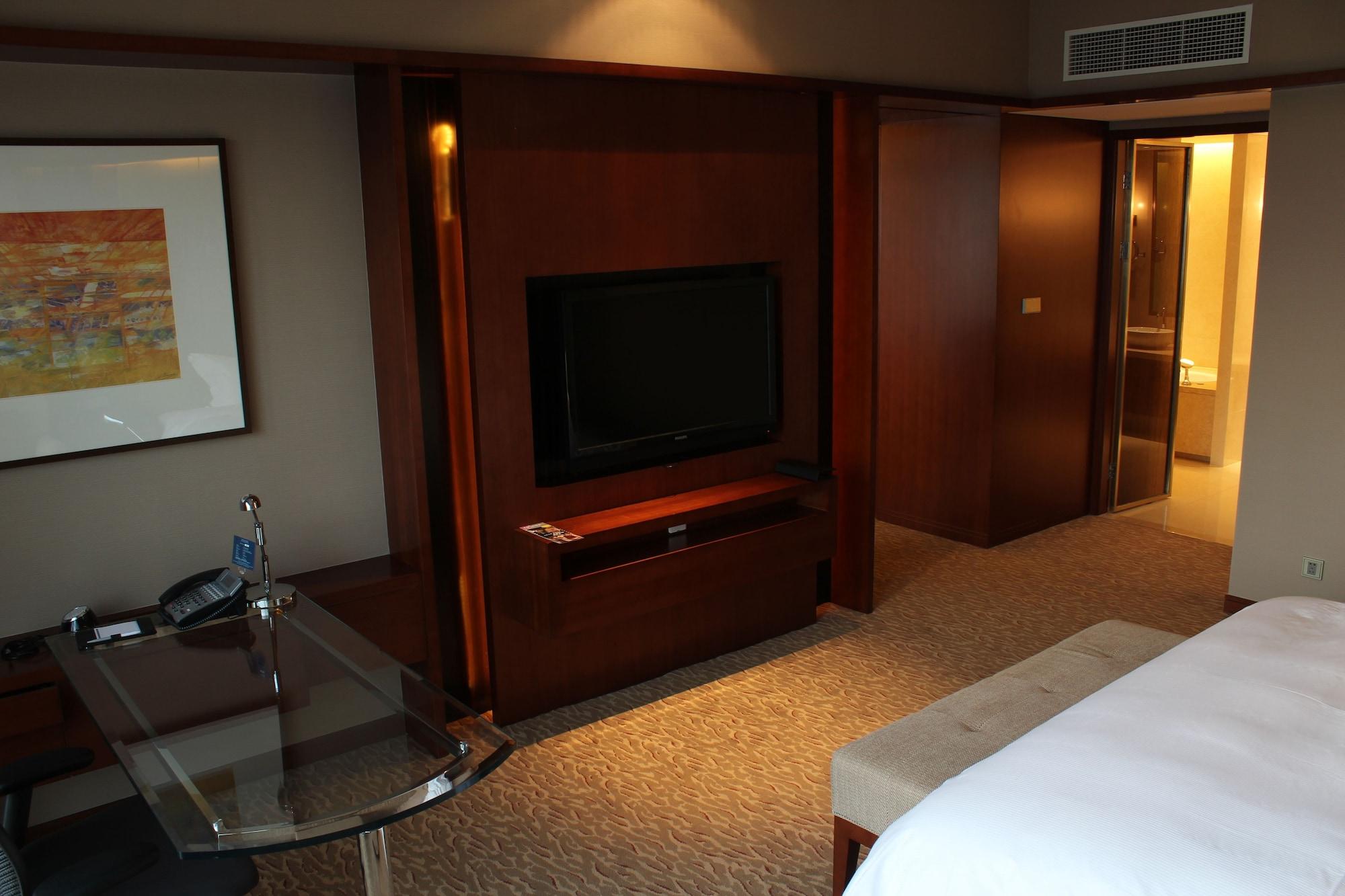 Hilton Nanjing Riverside Экстерьер фото