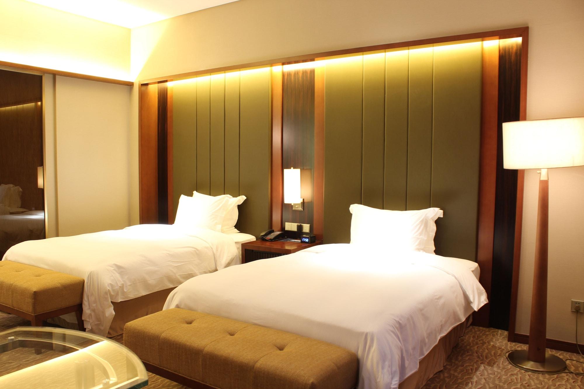 Hilton Nanjing Riverside Экстерьер фото