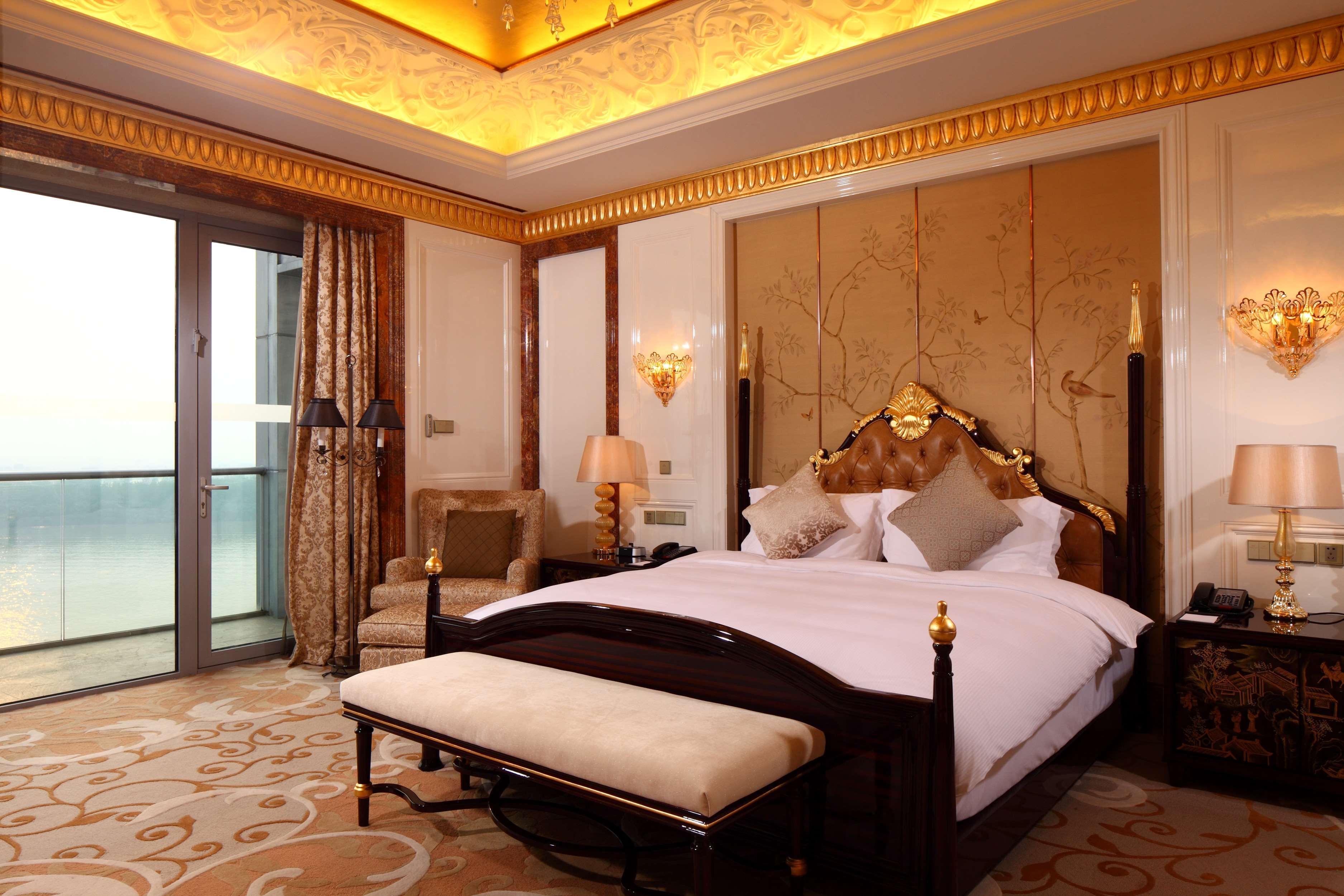 Hilton Nanjing Riverside Экстерьер фото