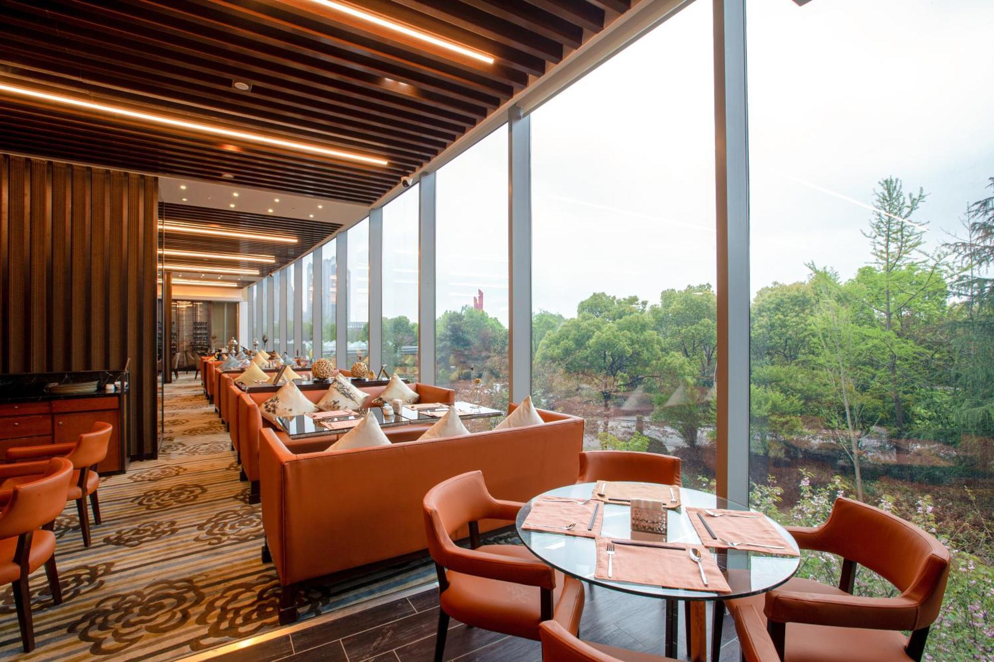 Hilton Nanjing Riverside Экстерьер фото