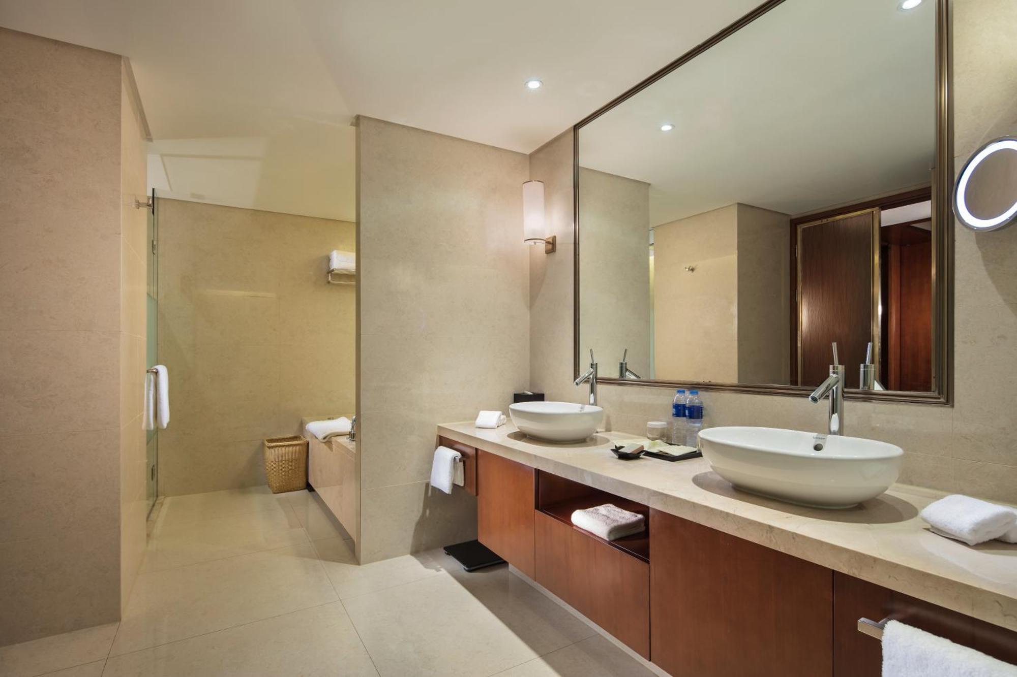 Hilton Nanjing Riverside Экстерьер фото